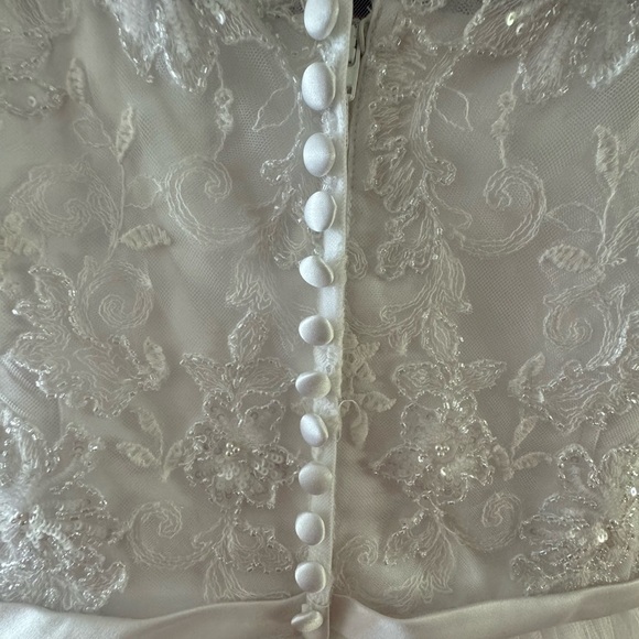 NWOT ROMANTIC BRIDALS white lace bead bodice tulle skirt wedding dress (US 8) - Picture 4 of 12